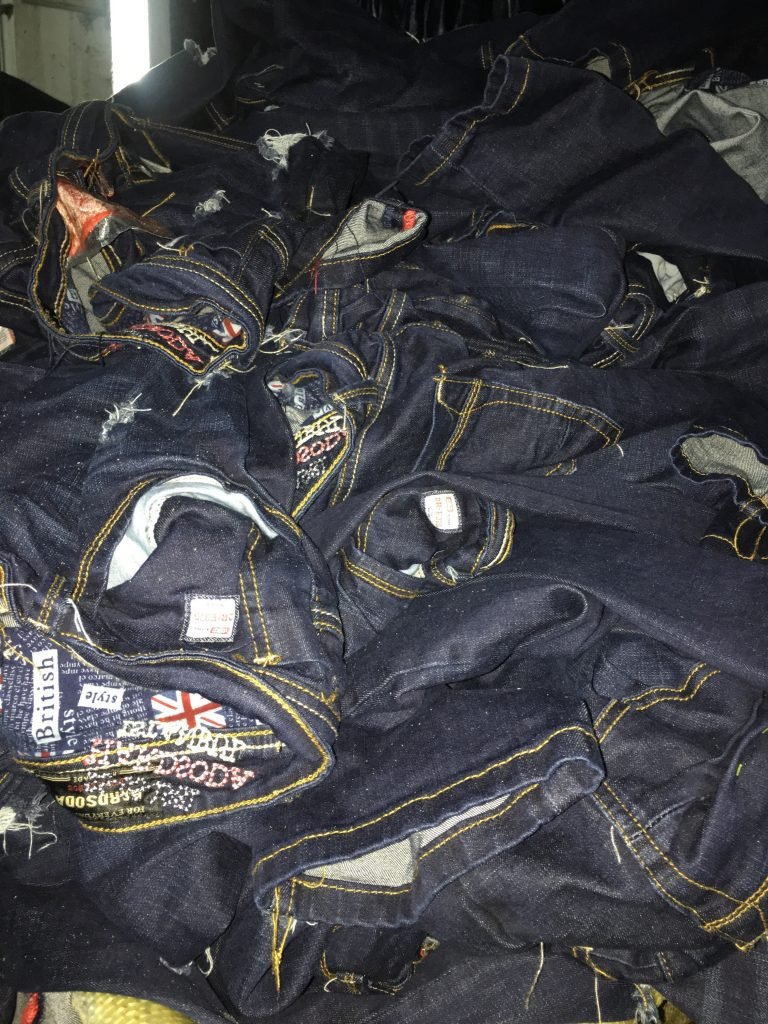 RAW DENIM JEANS