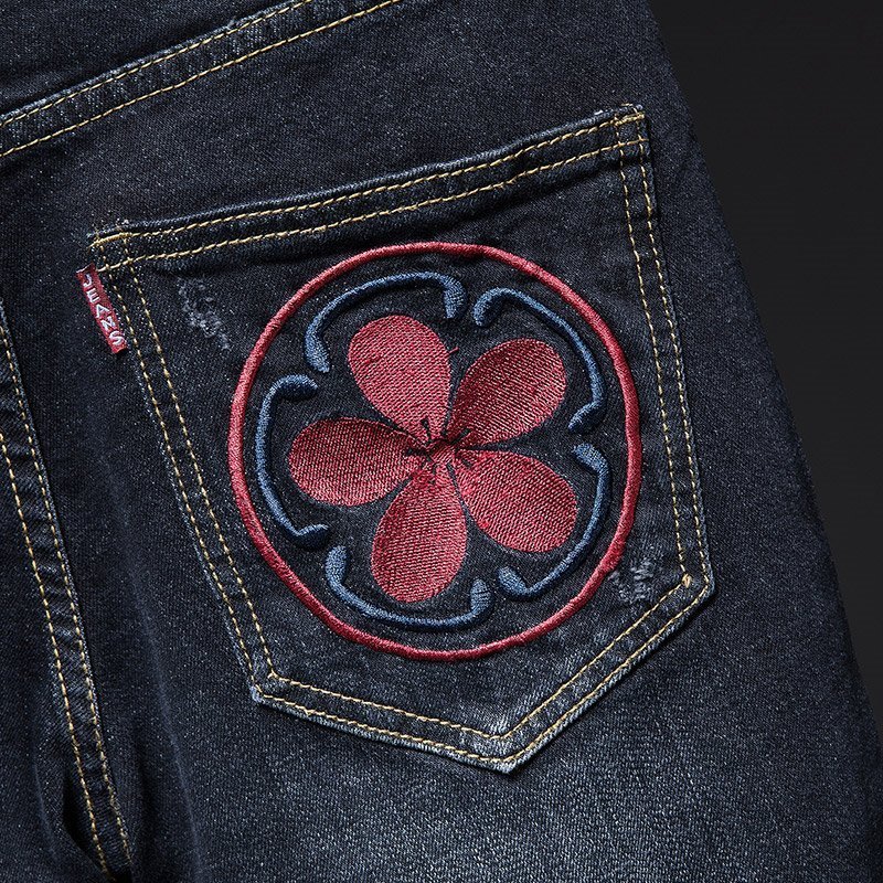 Fashion jeans with embroidery